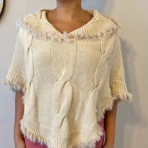 Cream Knitted Hooded❄️Poncho with Feather Fur Trim